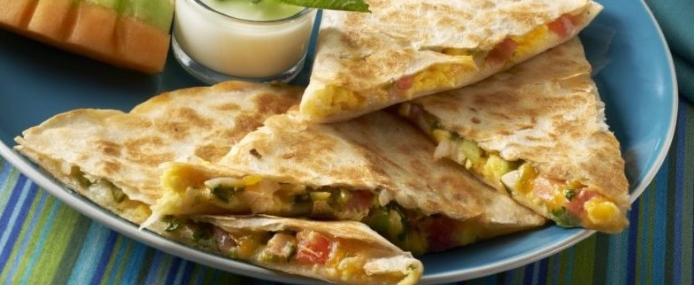 Yummy breakfast quesadilla recipe HEADER