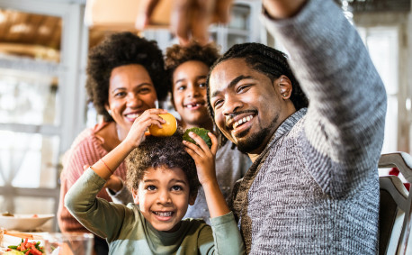 Family holiday selfie thumbnail